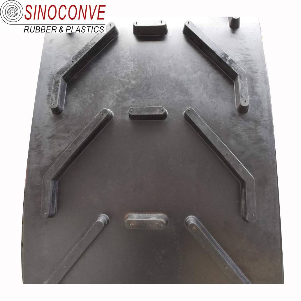 EP150 Diamond-Pattern Chevron Rubber Conveyor Belt for Inclined Conveying