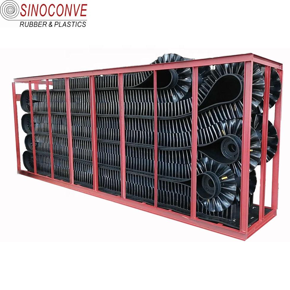 Sidewall conveyor belts